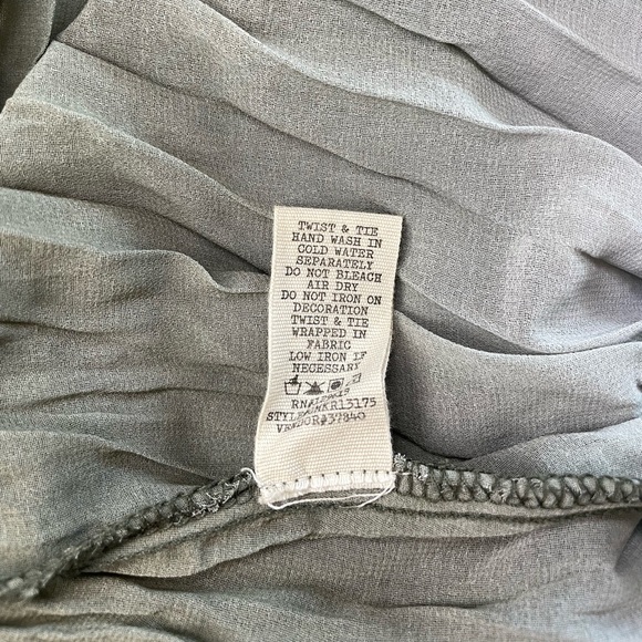 Gimmicks By BKE Pieced Silver Sequin Green & Gray Ombre Pixie Top Braided Strap - Picture 11 of 11